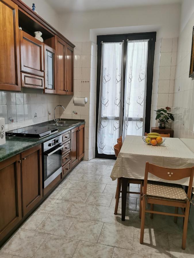 Splendido Appartamento In Zona Centrale Alessandria Bagian luar foto