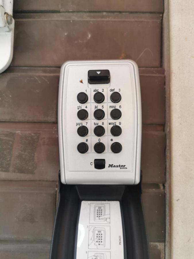 Splendido Appartamento In Zona Centrale Alessandria Bagian luar foto